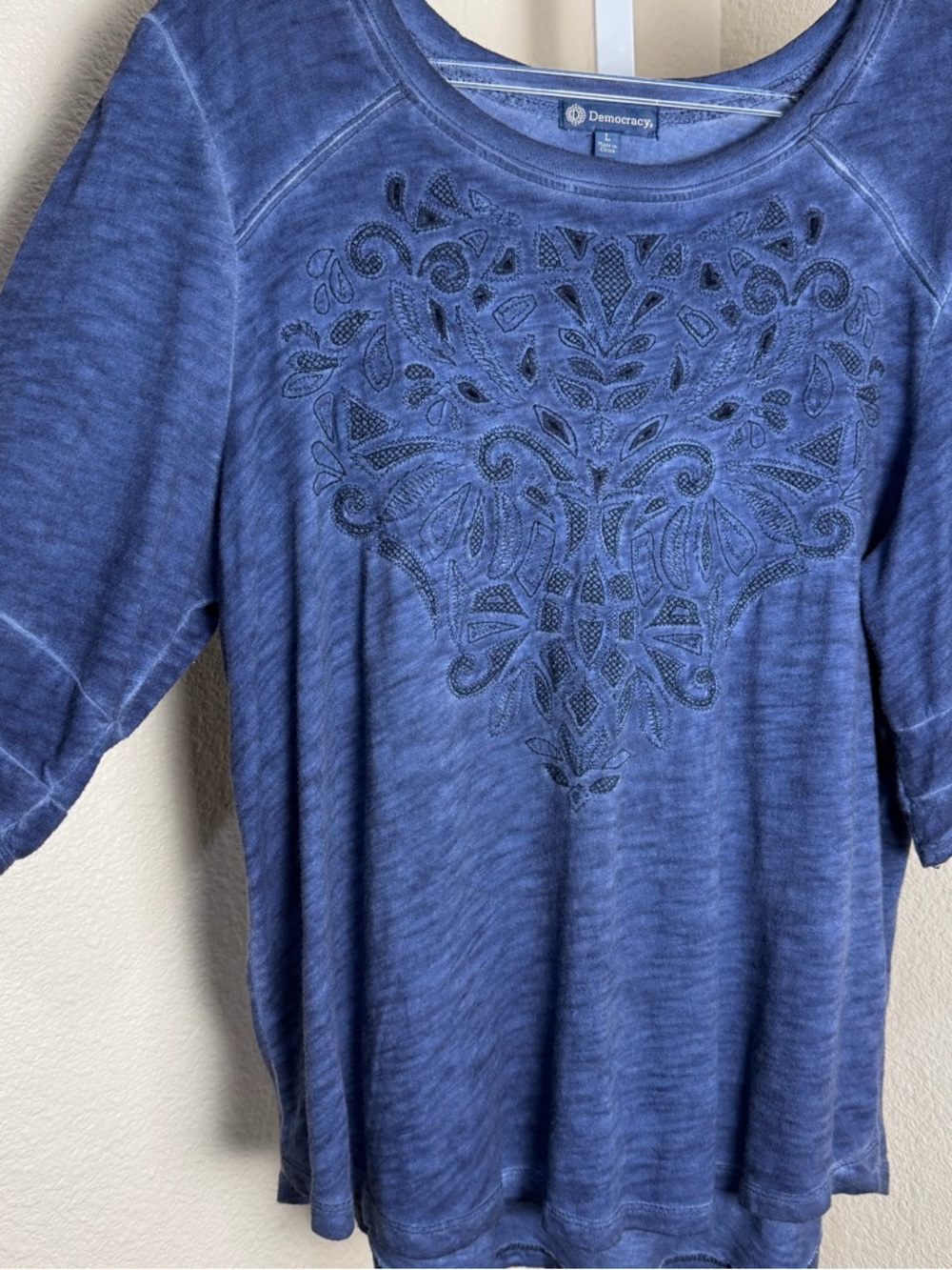 Democracy Sz L Blue Embroidered Scoop Neck Top Modest Westernwear - Picture 6 of 9